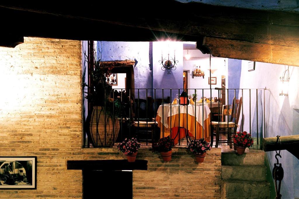 Hospederia Meson De La Dolores Calatayud Exterior foto